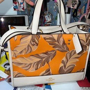 Dempsey Carryall with Banana Leaf